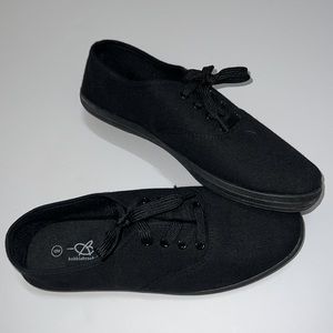 BobbiBrooks Size 9 Skater Shoes